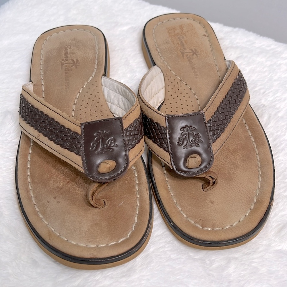 Tommy Bahama Anchored Flip Flops size 9